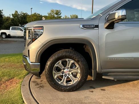 Used 2023 GMC Sierra 1500 SLT w/ SLT Convenience Package AWD/4WD image 12