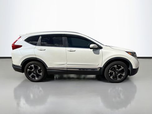 Used 2018 Honda CR-V Touring image 2