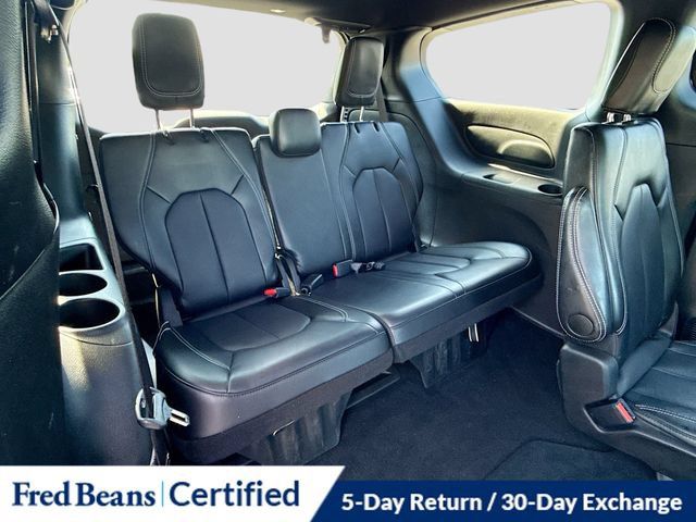Used 2025 Chrysler Pacifica Select FWD image 28