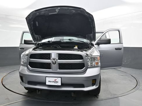 Used 2019 RAM 1500 Express AWD/4WD image 40