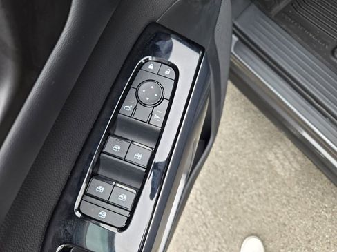 New 2026 Nissan Pathfinder SL w/ SL Premium Package FWD image 18