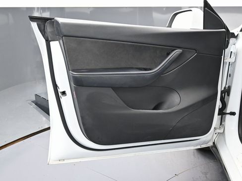 Used 2021 Tesla Model Y 2WD image 42