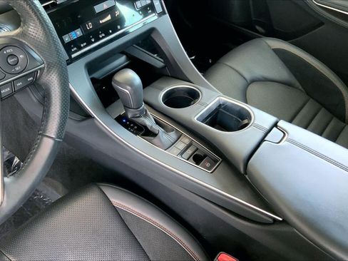 Used 2019 Toyota Avalon Touring w/ Advanced Safety Package FWD image 16