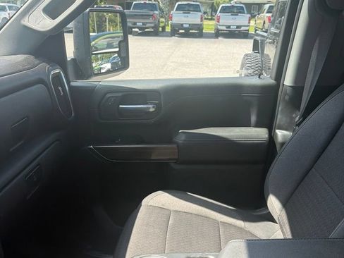 Used 2022 Chevrolet Silverado 2500 LT w/ Convenience Package AWD/4WD image 4