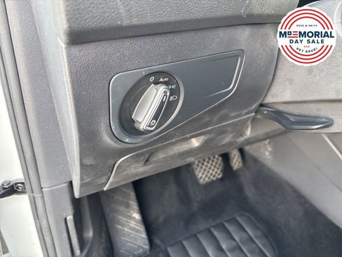 Used 2020 Volkswagen Tiguan SE AWD/4WD image 6