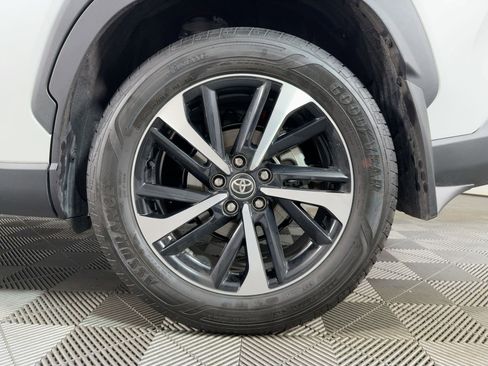 Used 2025 Toyota Corolla Cross AWD Hybrid image 8