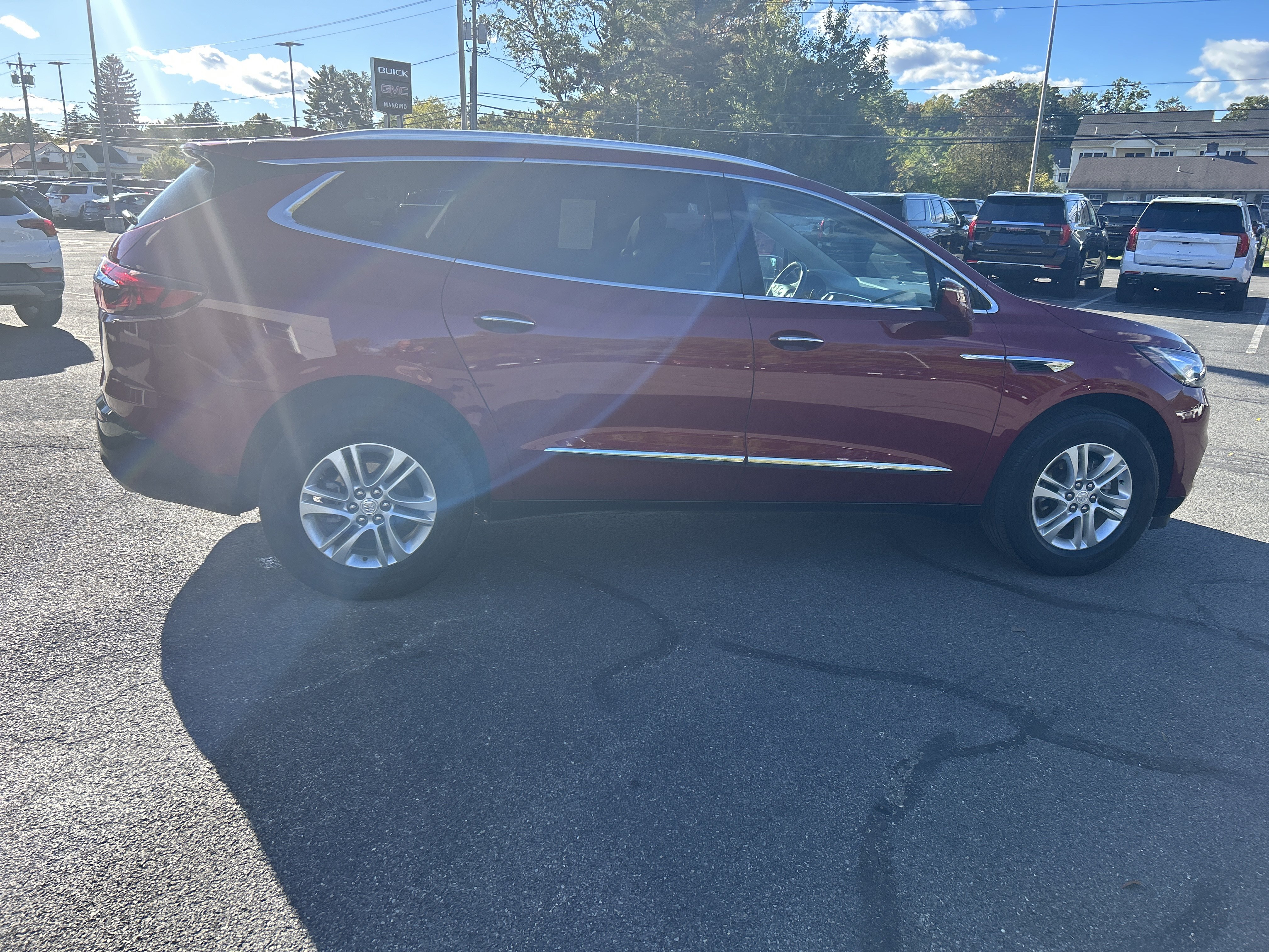 Used 2021 Buick Enclave Essence w/ Sound and Sites Package AWD/4WD image 13