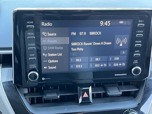 Used 2021 Toyota Corolla LE image 14