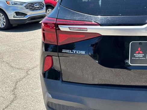 Used 2021 Kia Seltos LX image 5