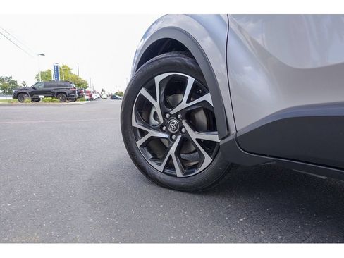 Certified 2019 Toyota C-HR XLE FWD image 8