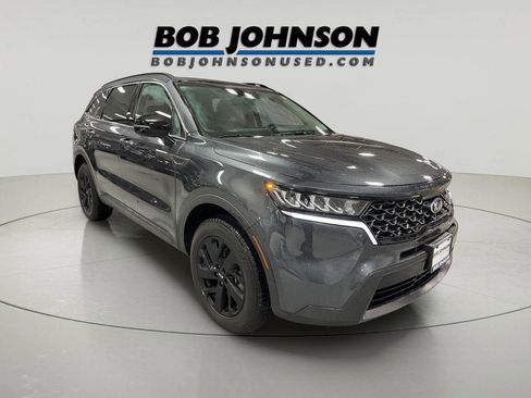 Used 2021 Kia Sorento S w/ Panoramic Sunroof Package image 1