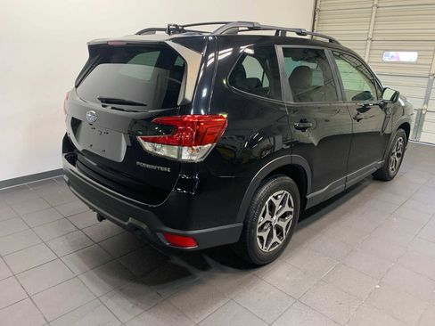 Used 2021 Subaru Forester Premium image 3