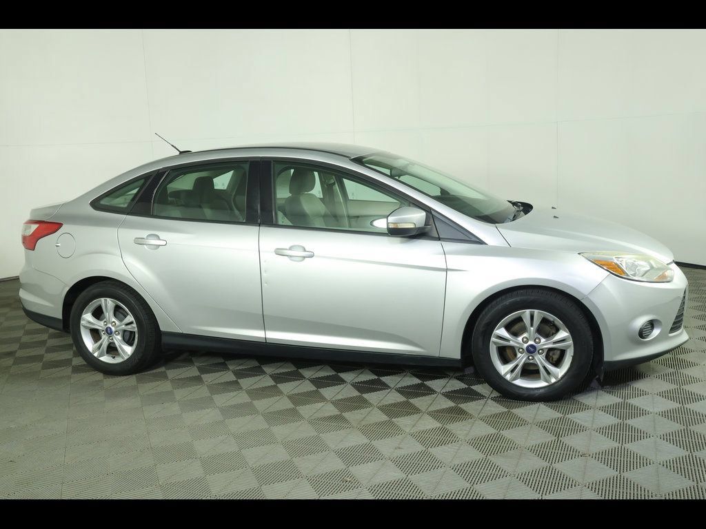 Used 2013 Ford Focus SE FWD image 5