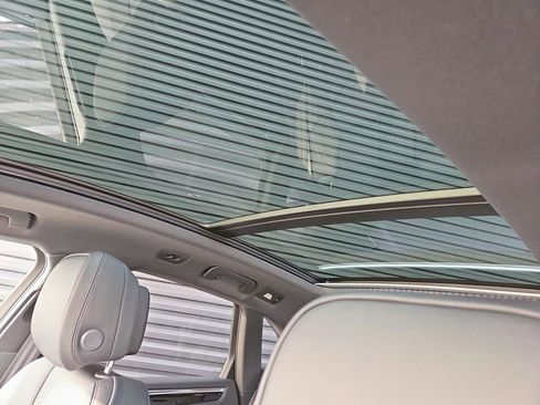 Certified 2026 Porsche Macan image 15