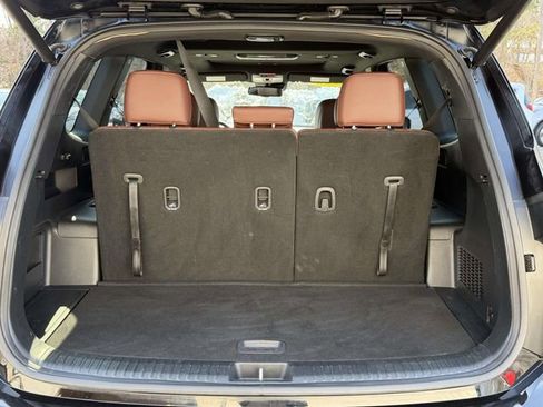 Used 2023 Kia Telluride EX w/ EX Captain's Chair Package image 10