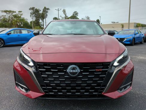 New 2025 Nissan Altima 2.5 SR image 9