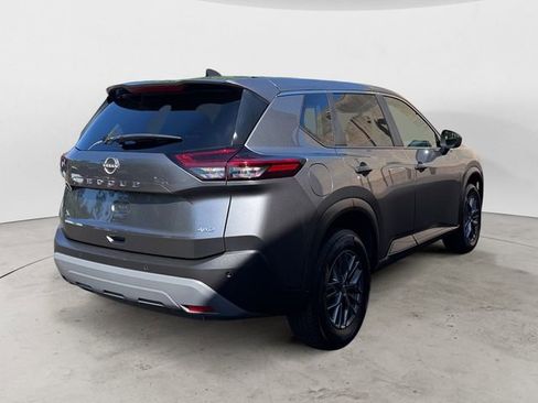 Used 2023 Nissan Rogue S AWD/4WD image 5