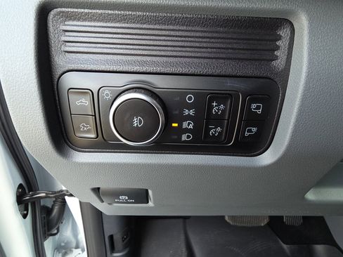 Used 2026 Ford F350 XLT w/ XLT Premium Package image 21