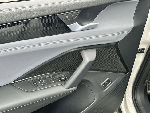 New 2026 Volkswagen Tiguan SE R-Line image 13