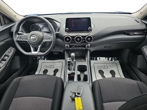 Used 2025 Nissan Sentra SV FWD image 10