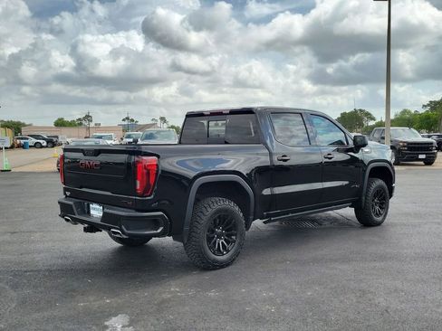 Certified 2022 GMC Sierra 1500 AT4 w/ Sierra Safety Plus Package AWD/4WD image 17
