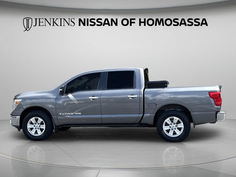 Used 2019 Nissan Titan SV AWD/4WD image 9