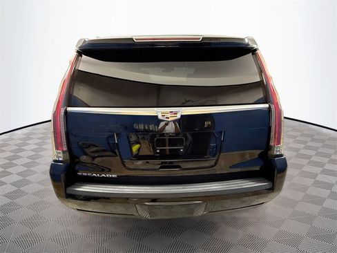Used 2019 Cadillac Escalade Premium Luxury image 7