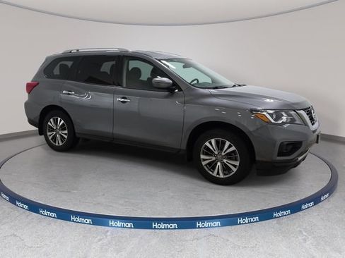 Used 2019 Nissan Pathfinder S AWD/4WD image 4