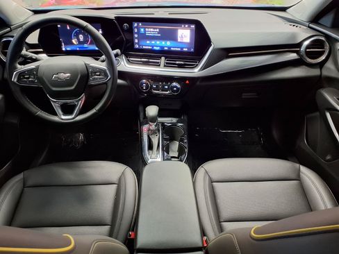 Used 2025 Chevrolet Trax ACTIV FWD image 14