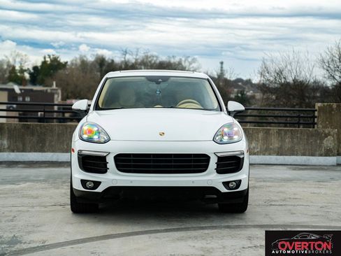 Used 2015 Porsche Cayenne S image 8