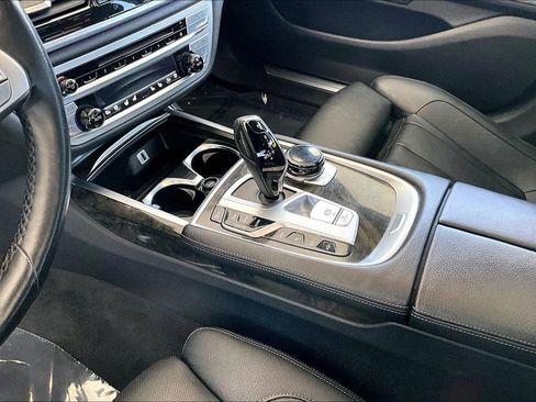 Used 2017 BMW 740e xDrive AWD/4WD image 18