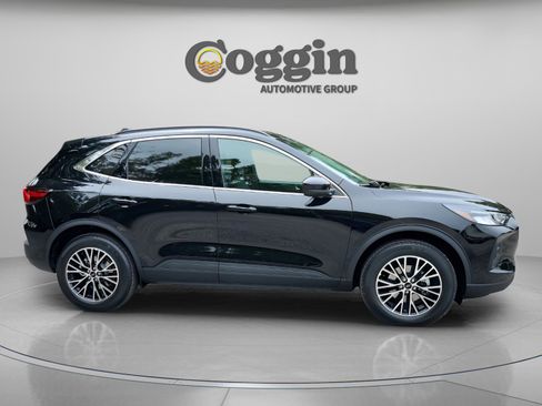New 2025 Ford Escape PHEV image 6