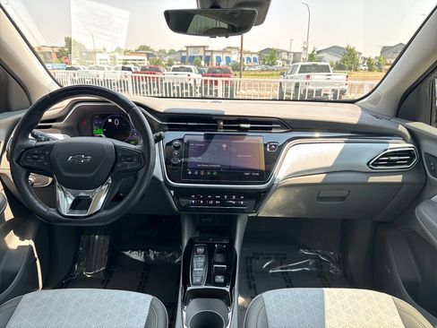Used 2022 Chevrolet Bolt EUV Premier w/ Launch Edition FWD image 12