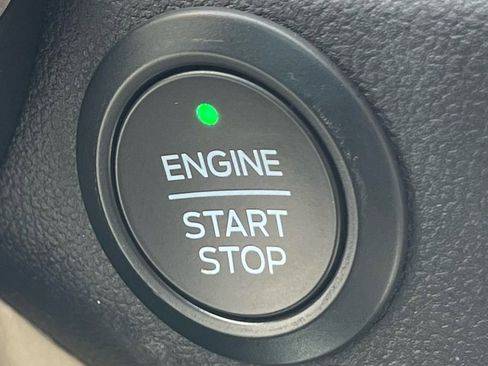 Used 2020 Ford Escape SE image 26