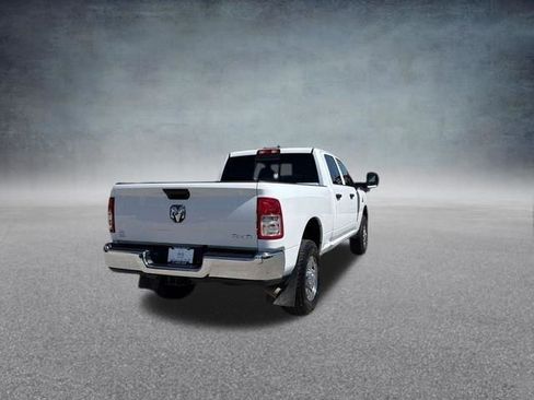 Used 2024 RAM 2500 Tradesman w/ Chrome Appearance Group AWD/4WD image 7