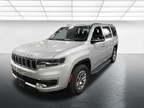 Used 2023 Jeep Wagoneer 4WD w/ Convenience Group I image 8