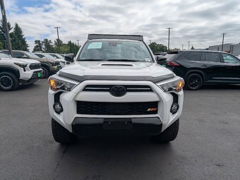 Used 2020 Toyota 4Runner Venture w/ Moonroof Package AWD/4WD image 8