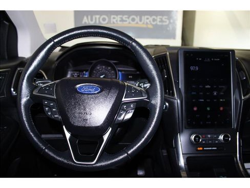 Used 2024 Ford Edge Titanium image 36