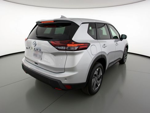 Used 2025 Nissan Rogue SV FWD image 9