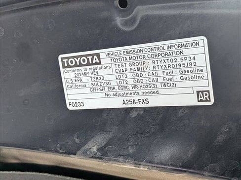 Used 2024 Toyota Sienna XLE FWD image 25