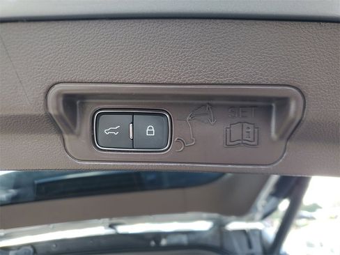 Used 2022 Ford Explorer King Ranch w/ Technology Package image 7