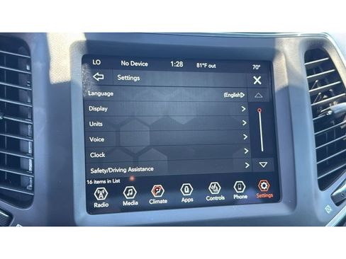 Used 2022 Jeep Cherokee Latitude Lux AWD/4WD image 22