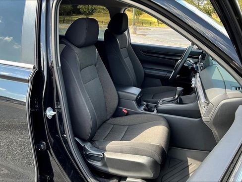 Used 2023 Honda CR-V LX image 7