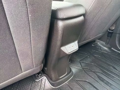 Used 2022 Chevrolet Bolt EUV LT FWD image 17