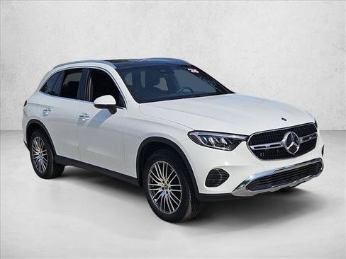 Certified 2026 Mercedes-Benz GLC 300 image 3