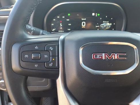 Used 2023 GMC Yukon SLT w/ SLT Luxury Package image 31