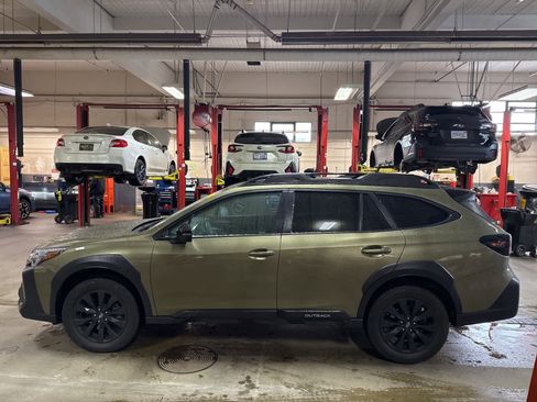 Used 2023 Subaru Outback Onyx Edition image 12