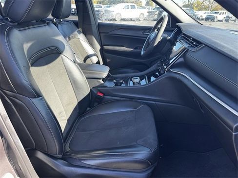 Certified 2024 Jeep Grand Cherokee L Laredo image 14