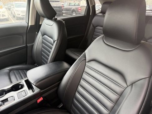 Used 2022 Ford Edge SEL w/ Convenience Package image 18