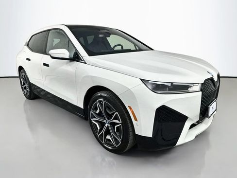 Used 2024 BMW iX xDrive50 w/ Premium Package AWD/4WD image 3